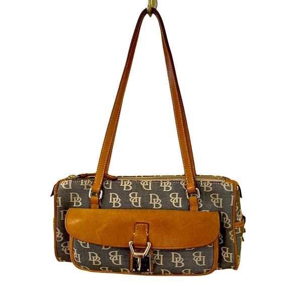 Dooney & Bourke Handbags - Dooney & Bourke Shoulder Bag